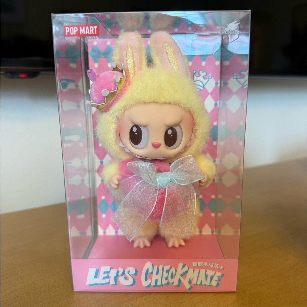 Labubu Let’s Checkmate Series Queen